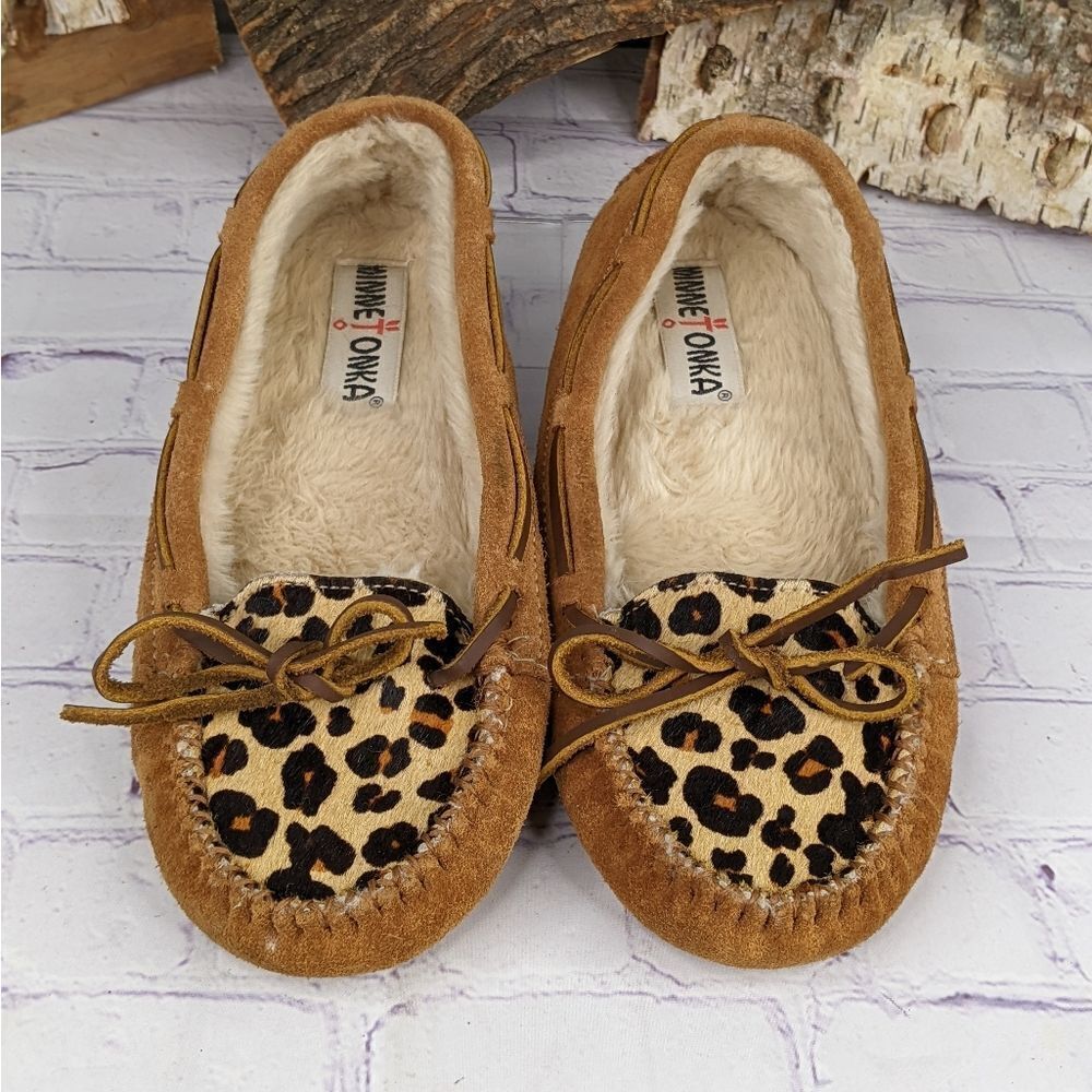 MINNETONKA Leopard Print Cally Slipper - Picture 2 of 8